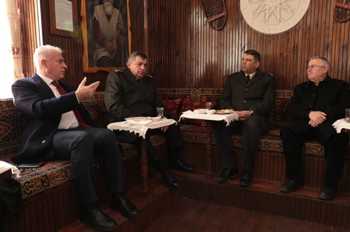 GARNİZON KOMUTANI AKKAYA'YA ŞÜKRAN ZİYARETİ