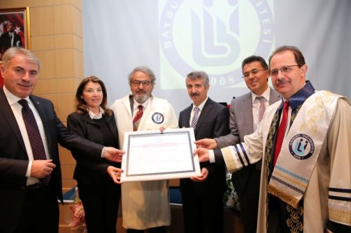 Bayburt Üniversitesi İlk Fahri Doktorayı Prof. Dr. Koçan’a Verdi