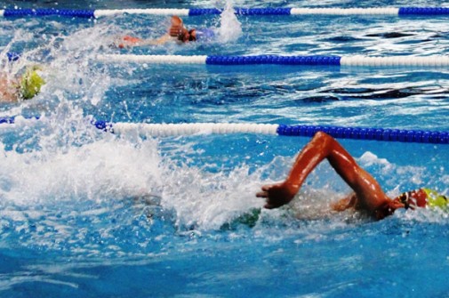 Genç Yüzücüler Kıyasıya Yarıştı