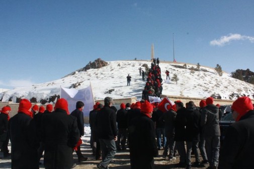 Bayburt Şehitlerine Yürüyor