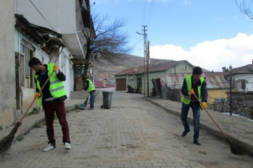 Temizlik Çalışmaları Tüm Hızıyla Sürüyor