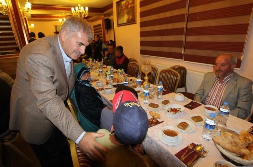 Belediye Başkanımız Engelli Vatandaşlarımızla İftarda Buluştu