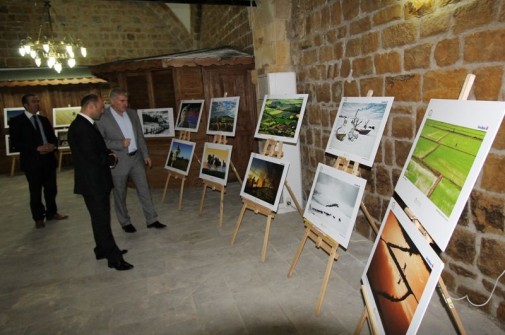 Tarihi Taşhan’da Tarım ve İnsan Konulu Fotoğraf Sergisi Açıldı