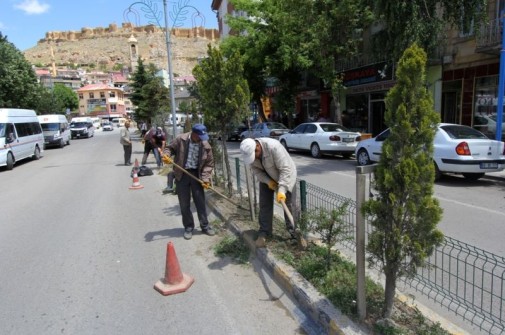 Orta Refüjler Elden Geçiyor