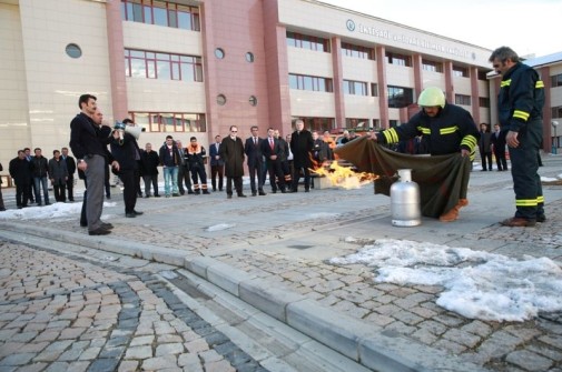 Bayburt Üniversitesi'nde Yangın Tatbikatı