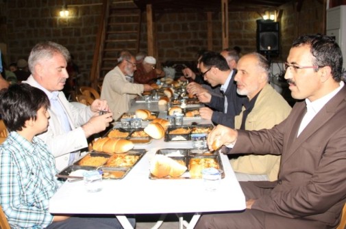Belediye Başkanımız İftarda Vatandaşlarımızla Bir Araya Geldi