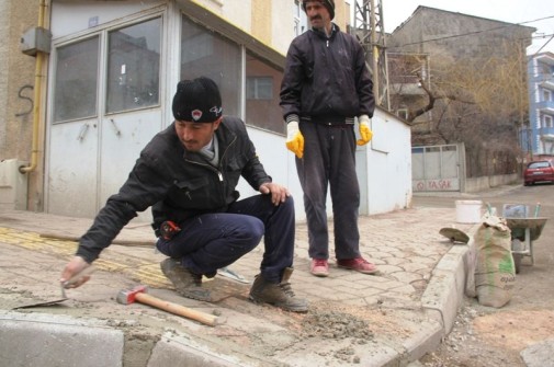 Yol Yapım ve Onarım Çalışmaları Devam Ediyor